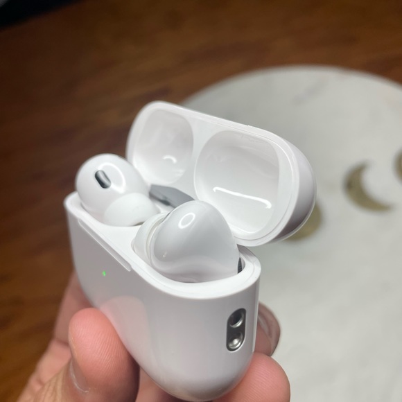 AirPod pros 2nd Generation - Picture 5 of 6